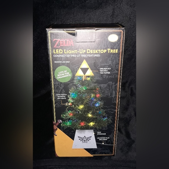 The Legend of Zelda Triforce LED USB-Powered Light-Up Desktop Holiday Tree - Picture 2 of 4
